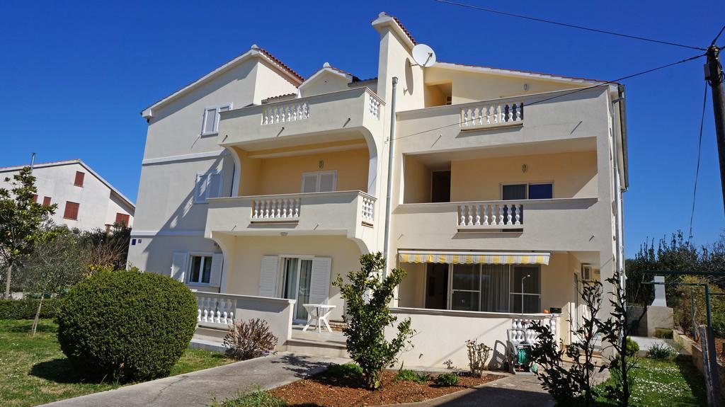 Apartments Sandra Sukošan Eksteriør bilde
