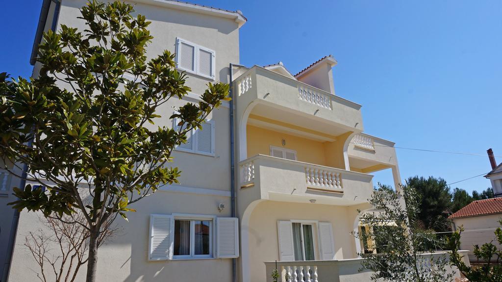 Apartments Sandra Sukošan Eksteriør bilde