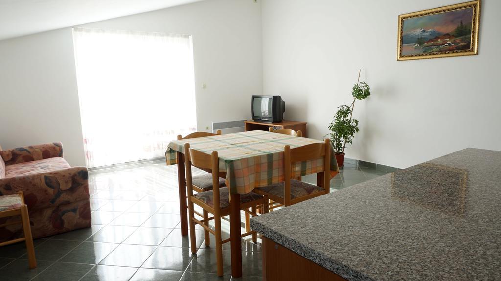 Apartments Sandra Sukošan Rom bilde