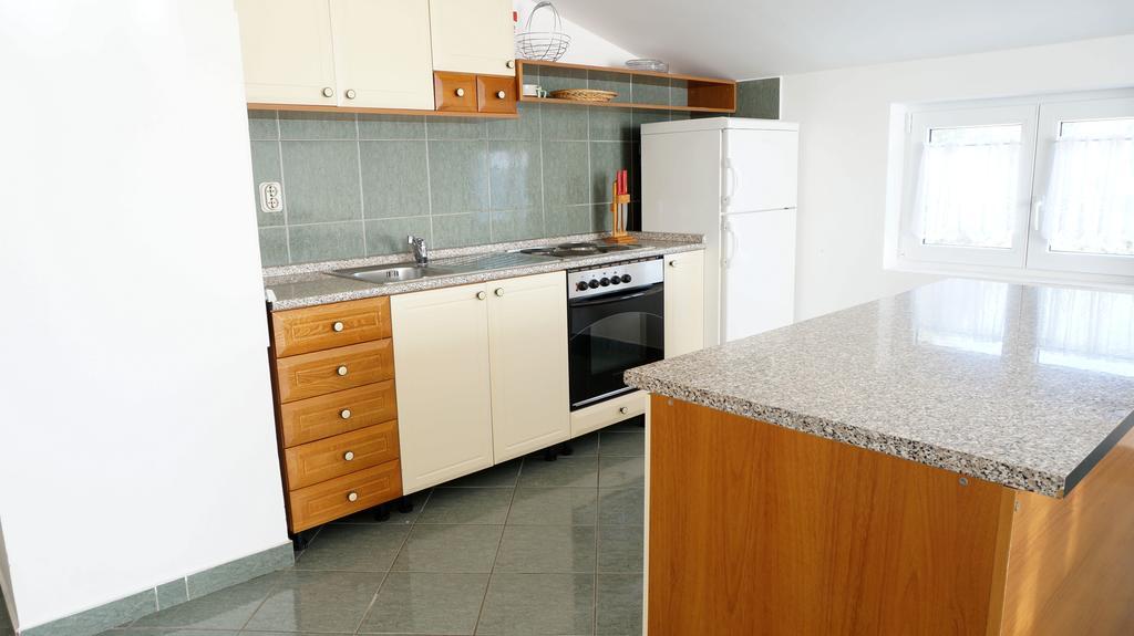 Apartments Sandra Sukošan Rom bilde