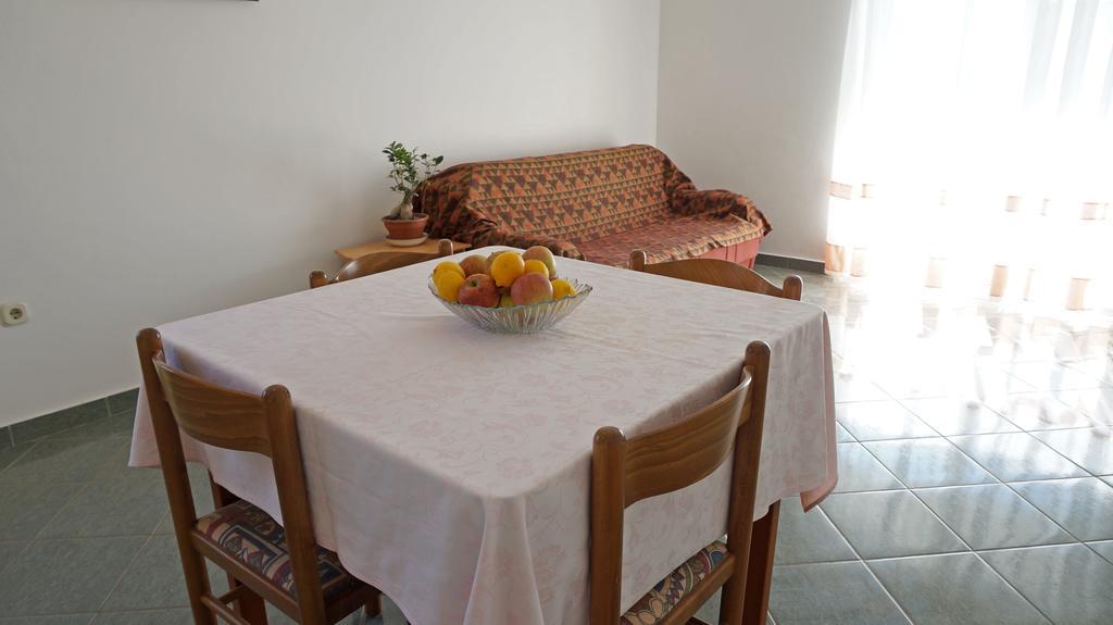 Apartments Sandra Sukošan Rom bilde